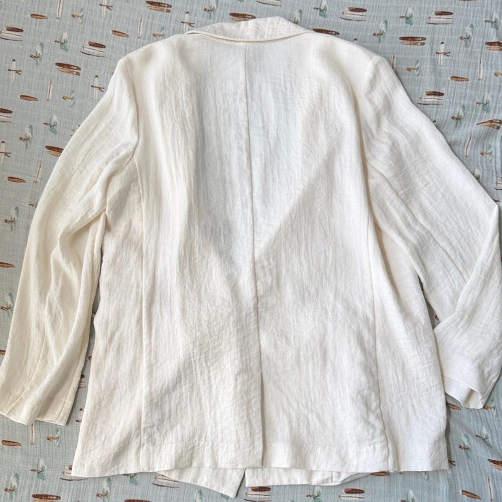 Women’s Double-Breasted Cream Lightweight Blazer - Picture 6 of 12